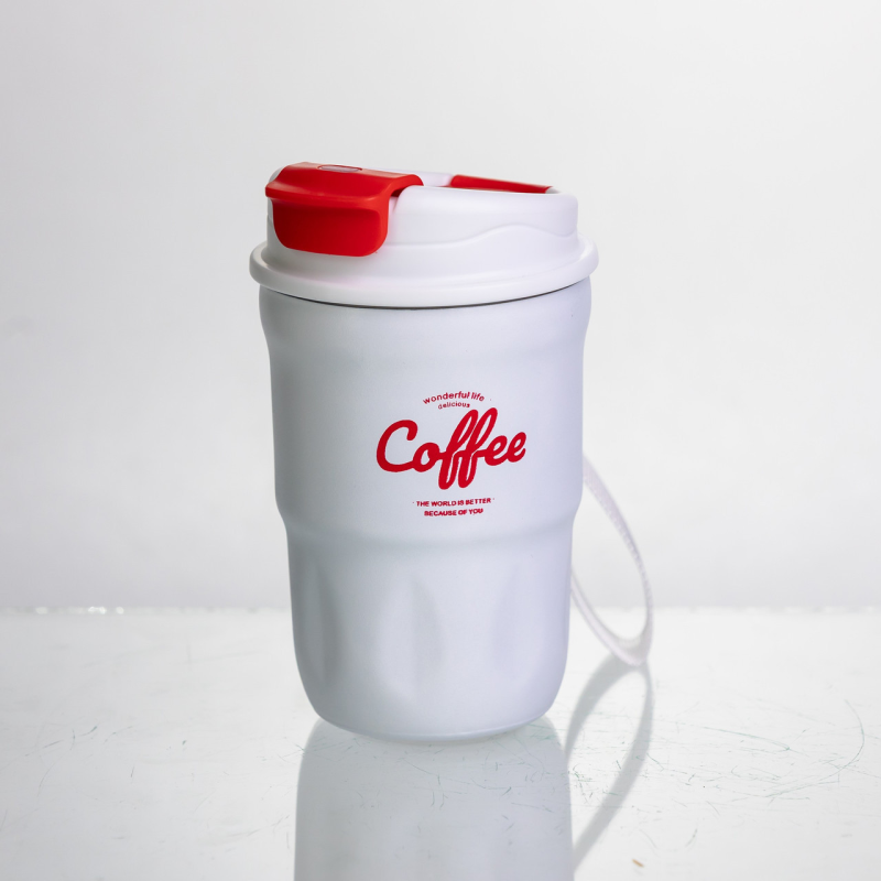 Термочашка “Coffee“ 400 мл з ремінцем та відкидною кришкою-клапаном, білий Yiwu HP-GM-19 Термочашка “Coffee“ 400 мл з ремінцем та відкидною кришкою-клапаном, білий Yiwu HP-GM-19